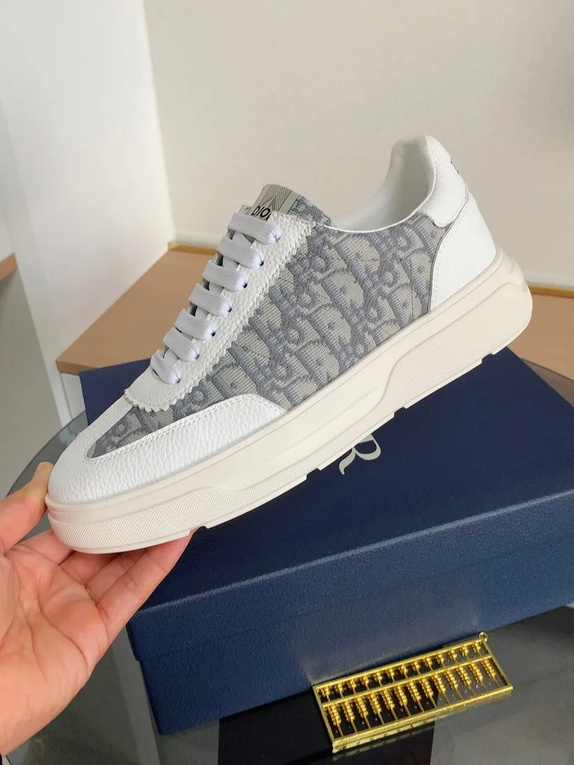 Factory price 420⌚️⌚️[Dior] Dior's new men's genuine leather casual shoes, the highest version on the market, any comparison is welcome🆚! The original leather has excellent texture and is super high-end! Fetal sheep net lining imported from Italy, removable pad! Luxurious materials and fine workmanship, highly recommended! Code number: 38-444⃣️Color optional